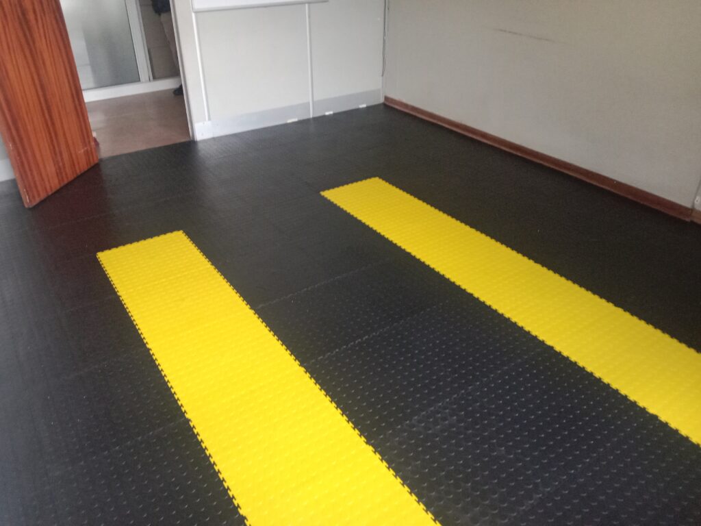 interlocking rubber mats